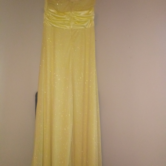 Yellow prom dress size large halter - Picture 2 of 5